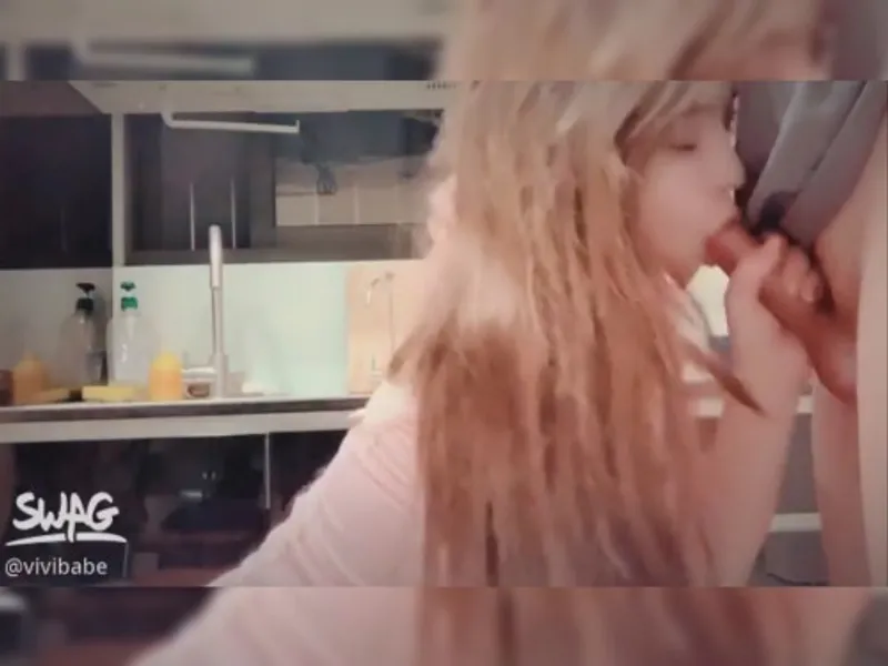 Hoá thân thành nhân viên chăm sóc xinh trả bài với bạn trai