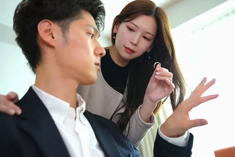 Cô vợ đi đi chơi, chồng yêu ở nhà bị nhỏ em vợ yêu gạ đụ không trượt phát nào